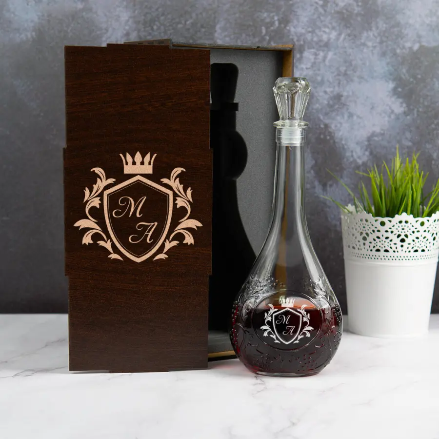 Штоф "Коньячный" в подарочном футляре с инициалами