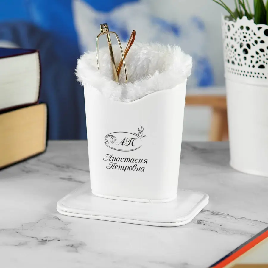 Футляр с магнитной подставкой для очков именной