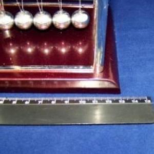 Колыбель Ньютона (средняя)