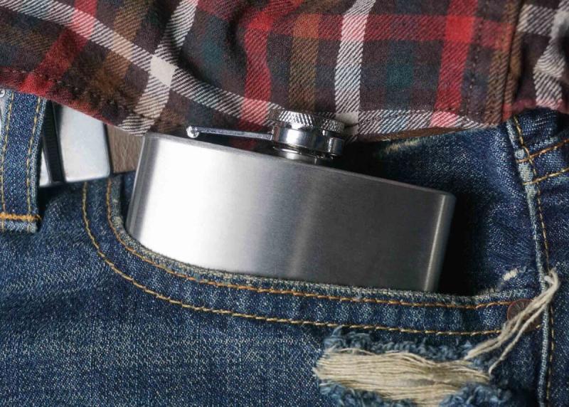 Именная фляжка *Лучшему защитнику Отечества* (большая)