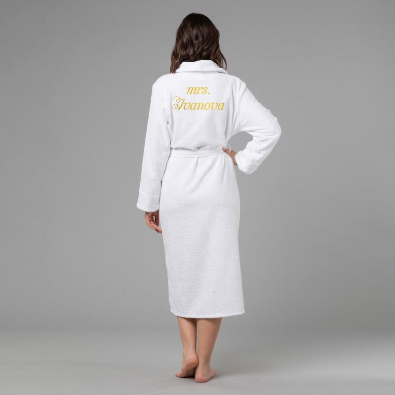 Женский халат с вышивкой 