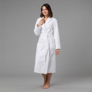 Женский халат с вышивкой  